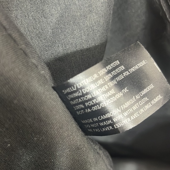 Botkier bond black tote bag zipper top vinyl outer - Picture 11 of 13